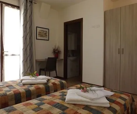 Il Pizzagiallo ماسا مارتانا